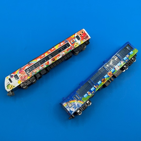 A Lot Of 2 Vintage AGATSUMA DIAPET Dosan Line RED And Blue 2012 ANPANMAN Trains - Picture 2 of 8
